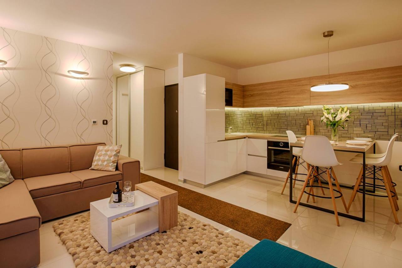 Deluxe By Traveler Tourist Agency Krk Apartment *