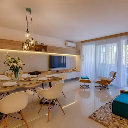 Deluxe Beach Apartments by Traveler Tourist Agency Krk Krk Town Exterior photo