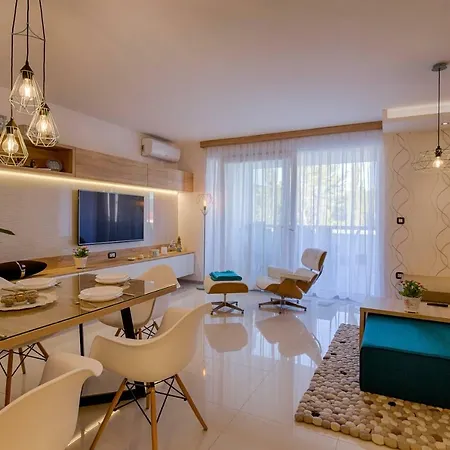 Deluxe Beach Apartments by Traveler Tourist Agency Krk Krk Town Exterior photo