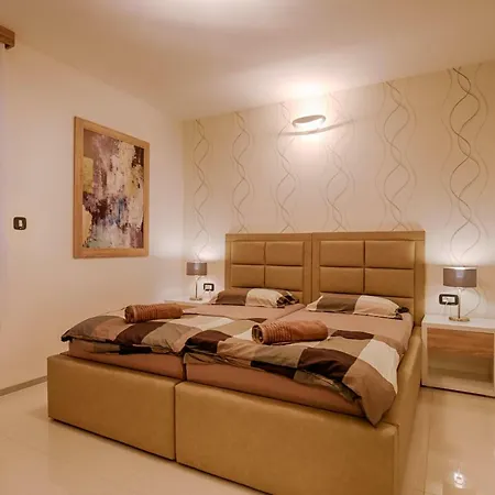 Deluxe Beach Apartments by Traveler Tourist Agency Krk Krk Town Exterior photo