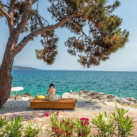Deluxe Beach Apartments by Traveler Tourist Agency Krk Krk Town Exterior photo